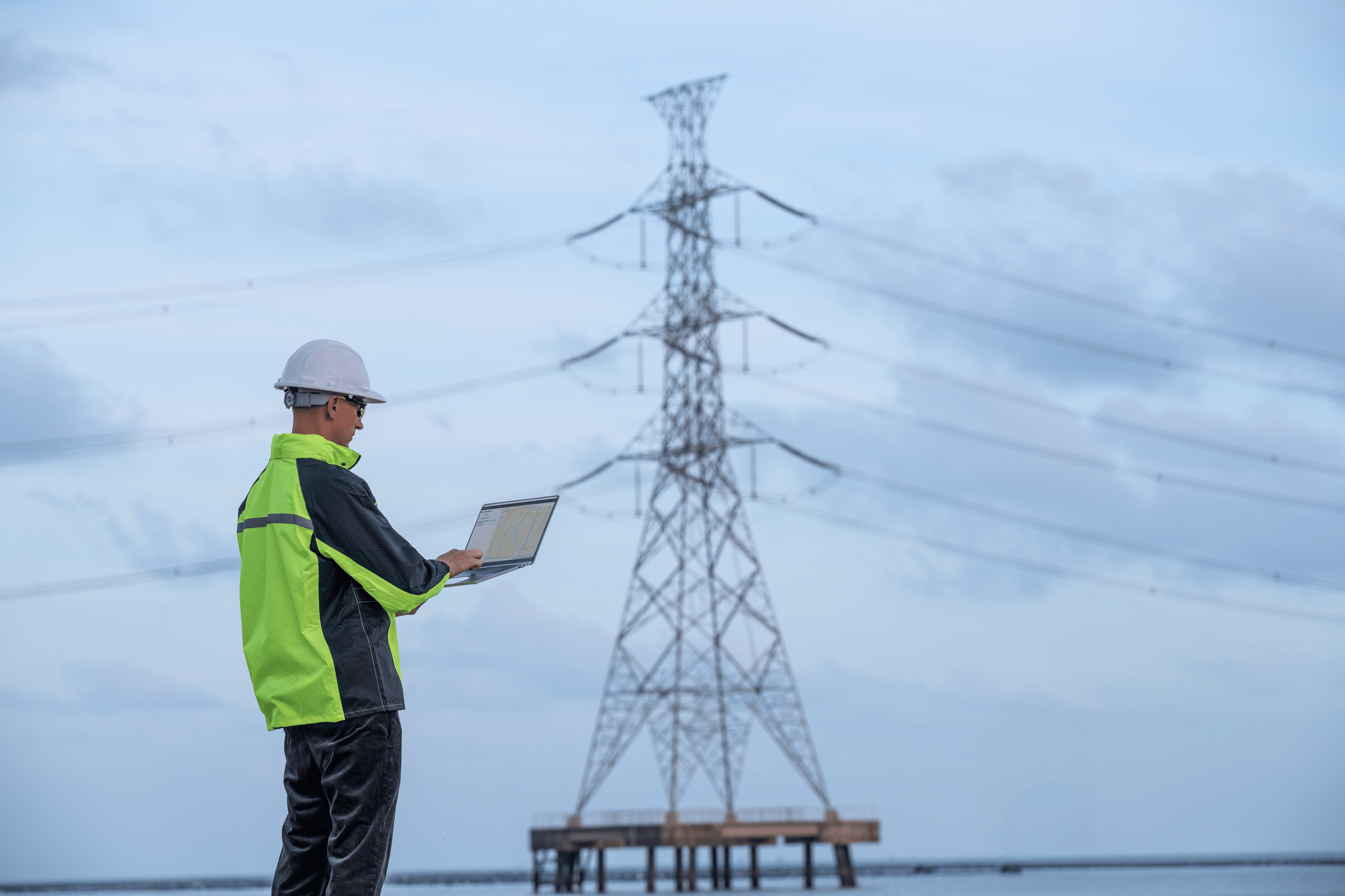 electrical engineer using EpochField on laptop 2024 web