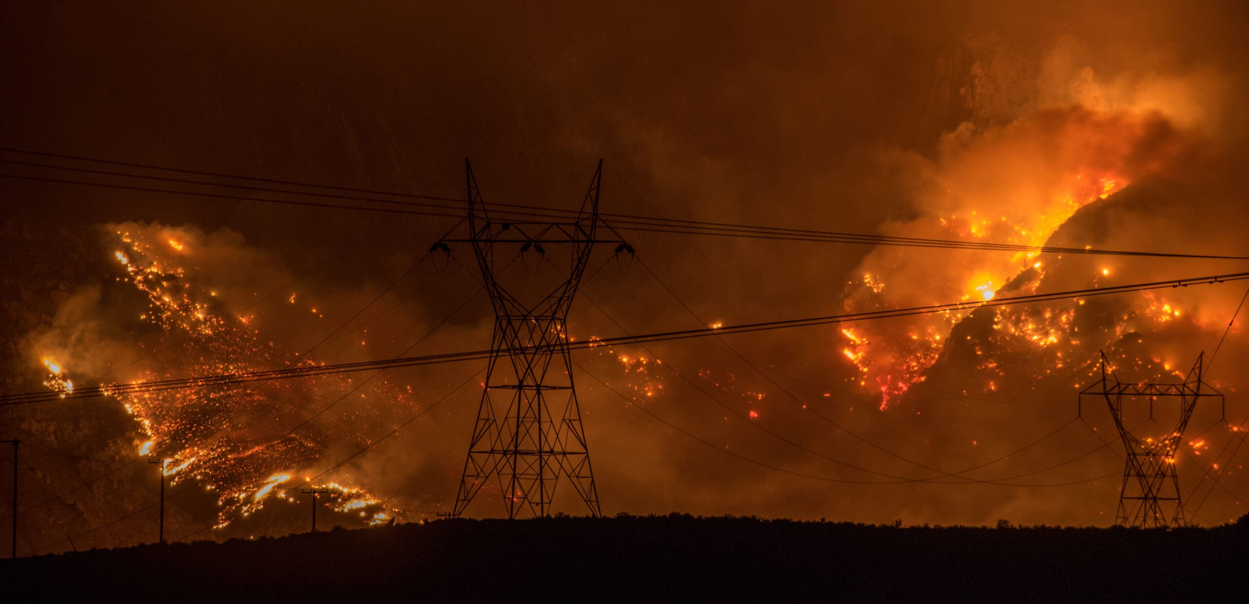 Mitigating Wildfire Risk: How Utilities Safeguard Infrastructure with Workforce Management Software
